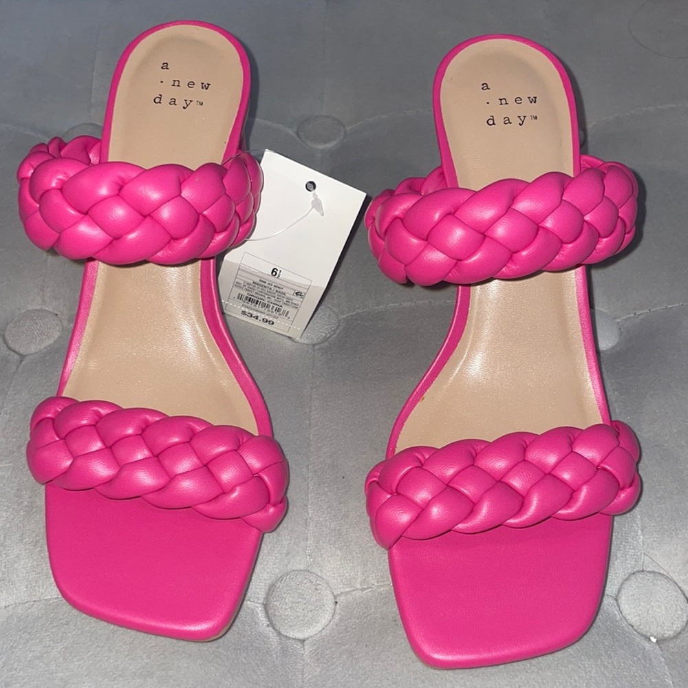 Magenta heel